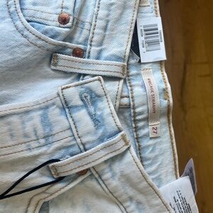 Levi’s Premium Ribcage Straight Ankle